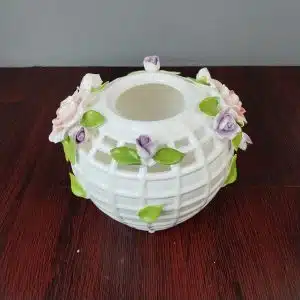 Elegant White Lattice Ceramic Flower Vase